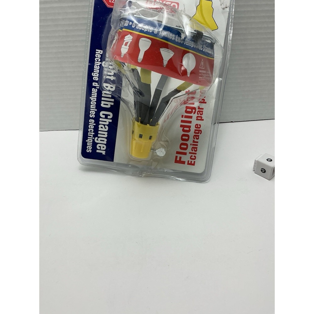 Bayco LBC-200 Safe-N-Ezy Floodlight or Regular Bulb Changer Yellow - Picture 2 of 4